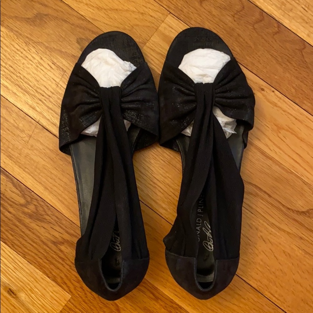 Donald J Pliner Black Open-Toe Flats Size 7.5 WITH BOX